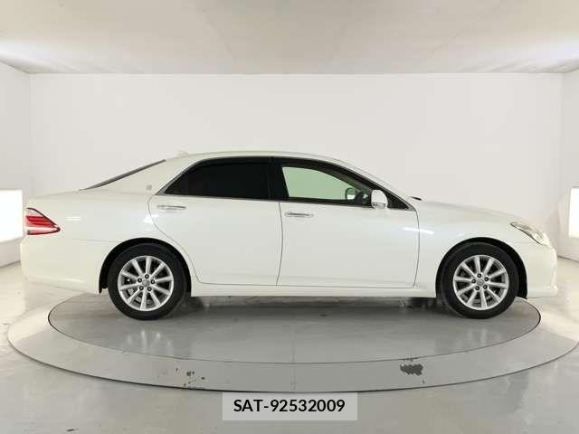 Toyota CROWN SEDAN 2011-11 7216577-6