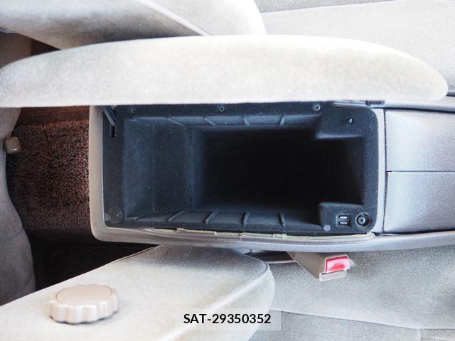 Toyota CROWN SEDAN 1991-04 7216557-16