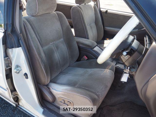 Toyota CROWN SEDAN 1991-04 7216557-18