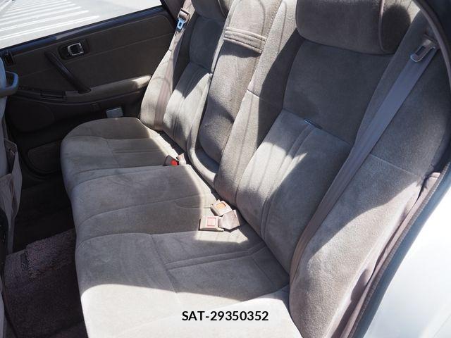 Toyota CROWN SEDAN 1991-04 7216557-20