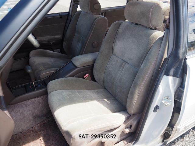 Toyota CROWN SEDAN 1991-04 7216557-21