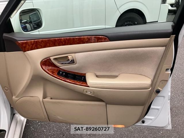Toyota CROWN SEDAN 2007-10 7216561-12