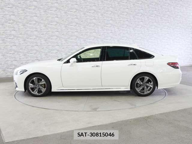 Toyota CROWN SEDAN 2018-09 7216593-12