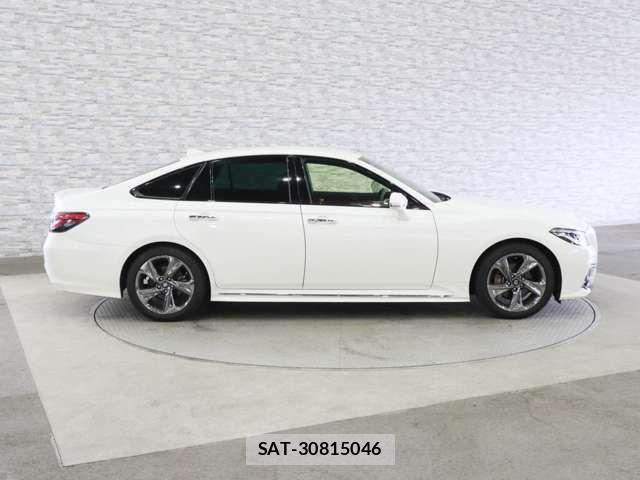 Toyota CROWN SEDAN 2018-09 7216593-13