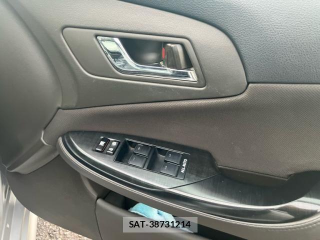 Toyota CROWN SEDAN 2009-06 7216568-16