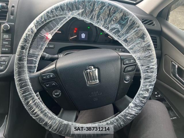 Toyota CROWN SEDAN 2009-06 7216568-18