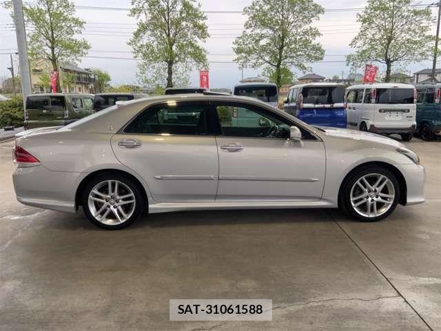 Toyota CROWN SEDAN 2012-06 7216580-10
