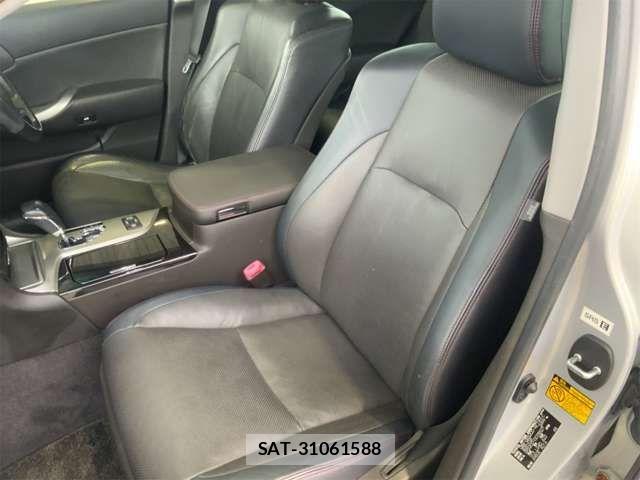 Toyota CROWN SEDAN 2012-06 7216580-12