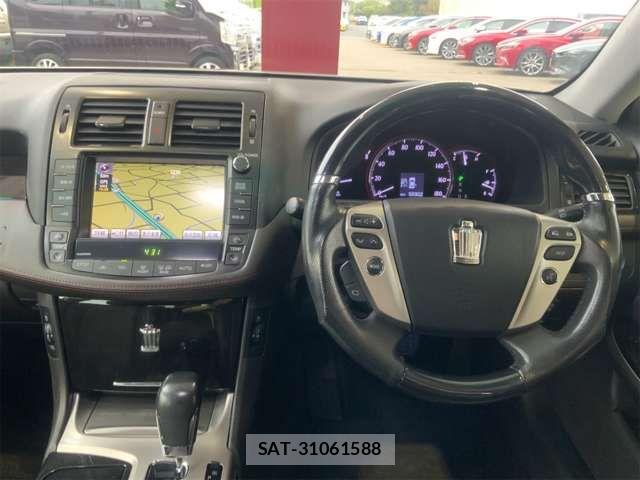 Toyota CROWN SEDAN 2012-06 7216580-19