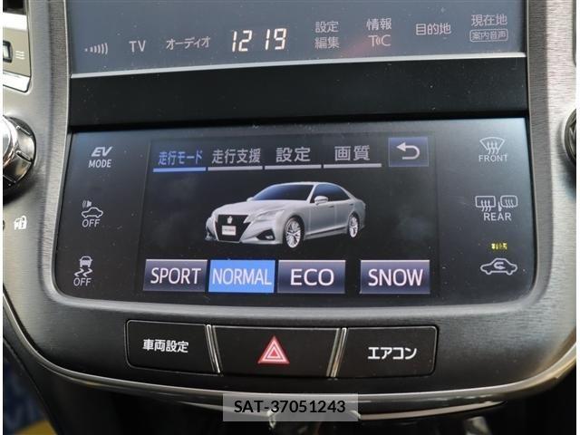 Toyota CROWN SEDAN 2015-11 7216585-17