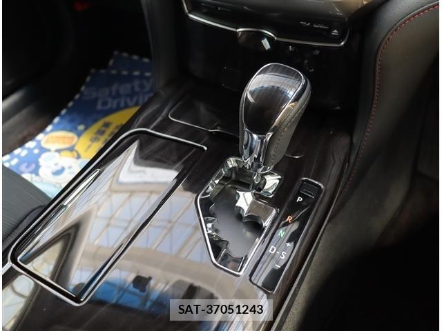 Toyota CROWN SEDAN 2015-11 7216585-18