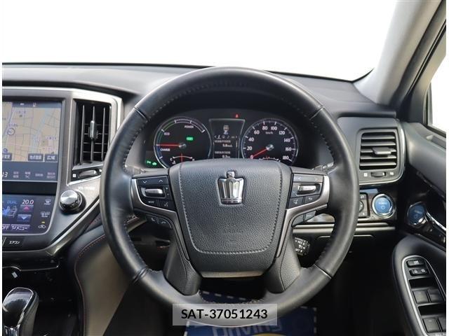 Toyota CROWN SEDAN 2015-11 7216585-20
