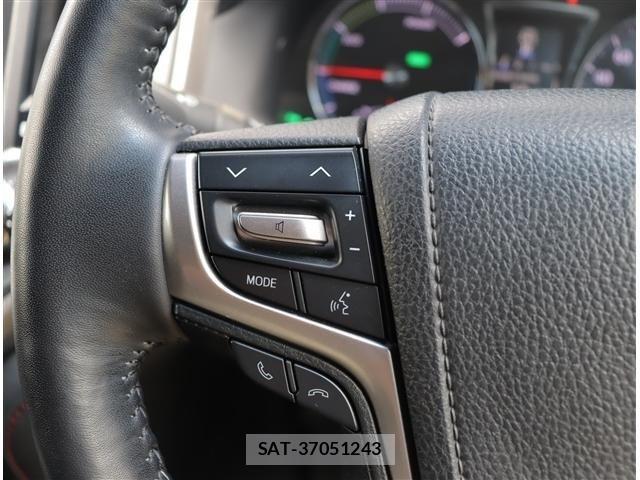 Toyota CROWN SEDAN 2015-11 7216585-21