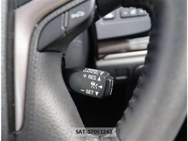 Toyota CROWN SEDAN 2015-11 7216585-23