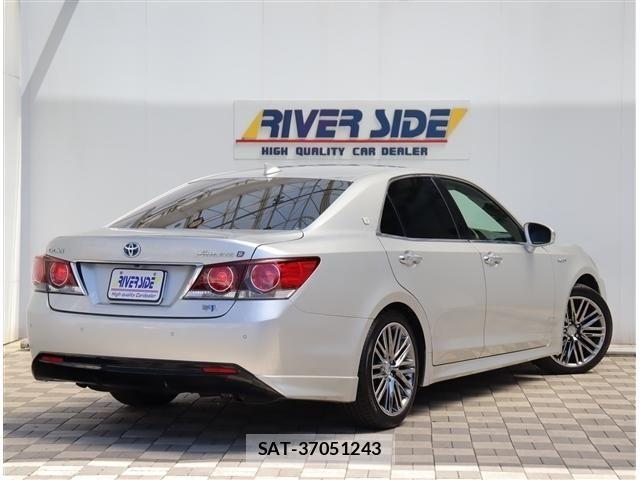 Toyota CROWN SEDAN 2015-11 7216585-5