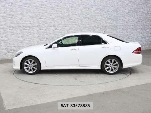 Toyota CROWN SEDAN 2008-09 7216564-12