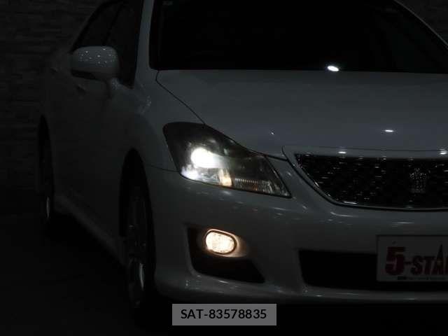 Toyota CROWN SEDAN 2008-09 7216564-15