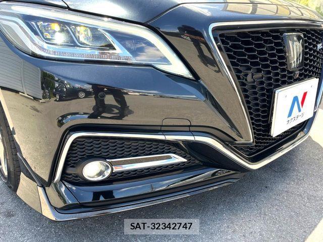 Toyota CROWN SEDAN 2021-01 7216594-2
