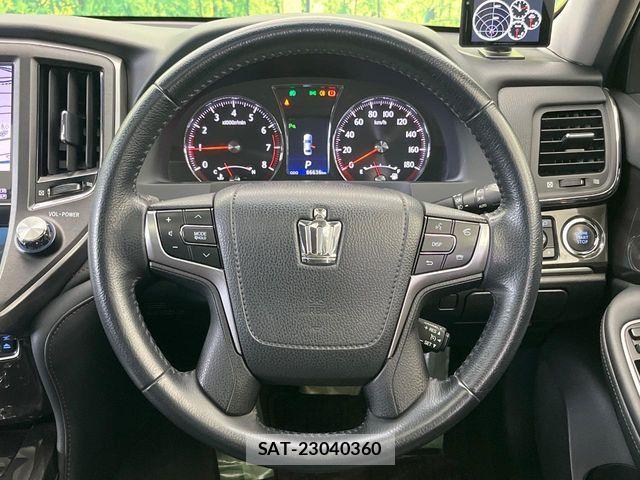 Toyota CROWN SEDAN 2014-07 7216581-11