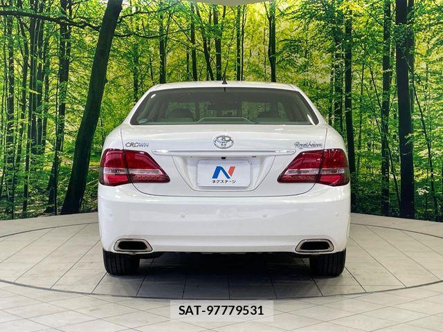 Toyota CROWN SEDAN 2009-11 7216574-14