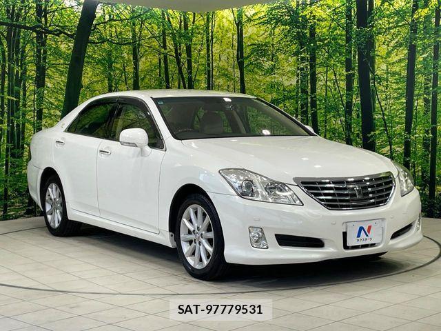 Toyota CROWN SEDAN 2009-11 7216574-15
