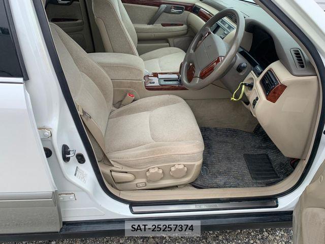 Toyota CROWN SEDAN 2001-03 7250265-9