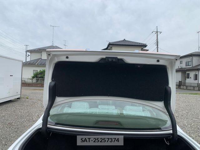 Toyota CROWN SEDAN 2001-03 7250265-27