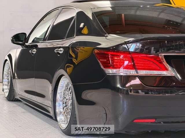 Toyota CROWN SEDAN 2013-09 7250258-2