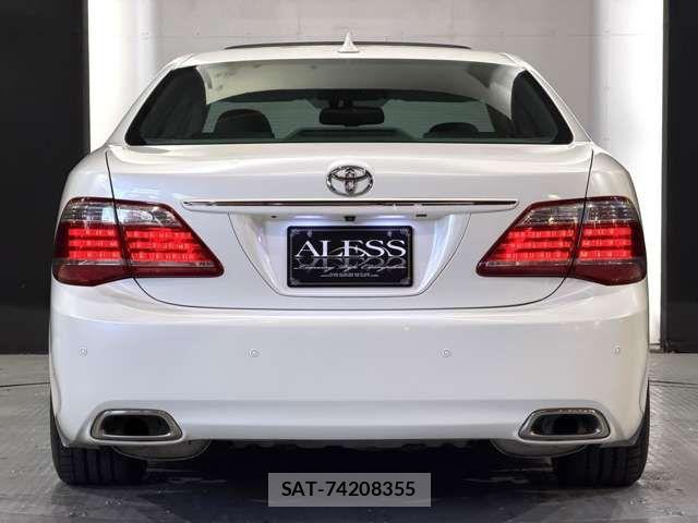 Toyota CROWN SEDAN 2010-06 7250260-13