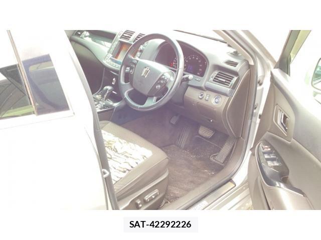 Toyota CROWN SEDAN 2009-08 7250266-6