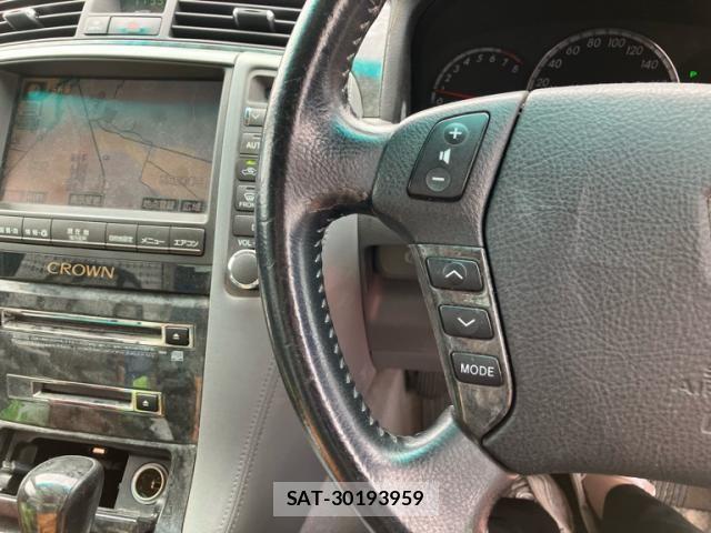 Toyota CROWN SEDAN 2004-10 7271742-17