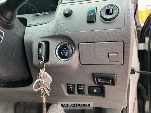 Toyota CROWN SEDAN 2004-10 7271742-21