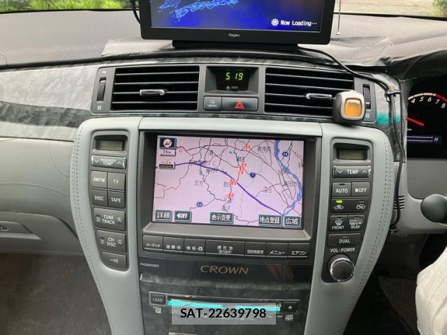 Toyota CROWN SEDAN 2004-03 7271738-19