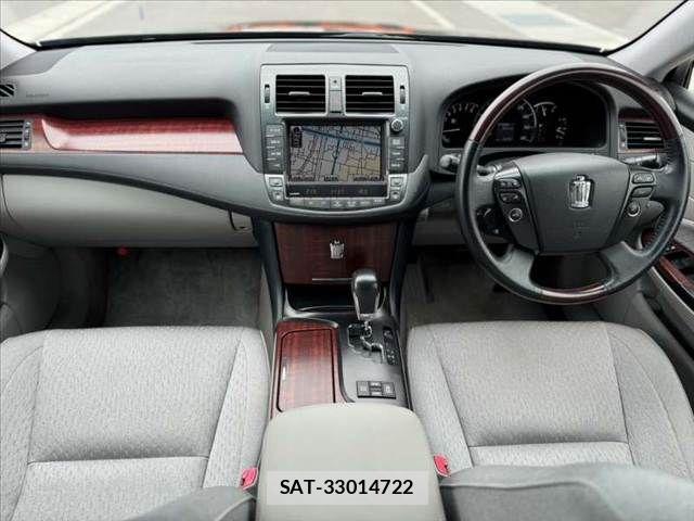 Toyota CROWN SEDAN 2008-10 7326377-1
