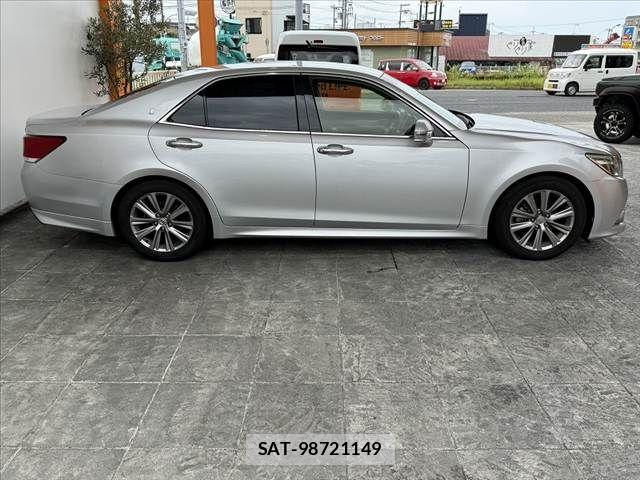 Toyota CROWN SEDAN 2014-12 7326366-11