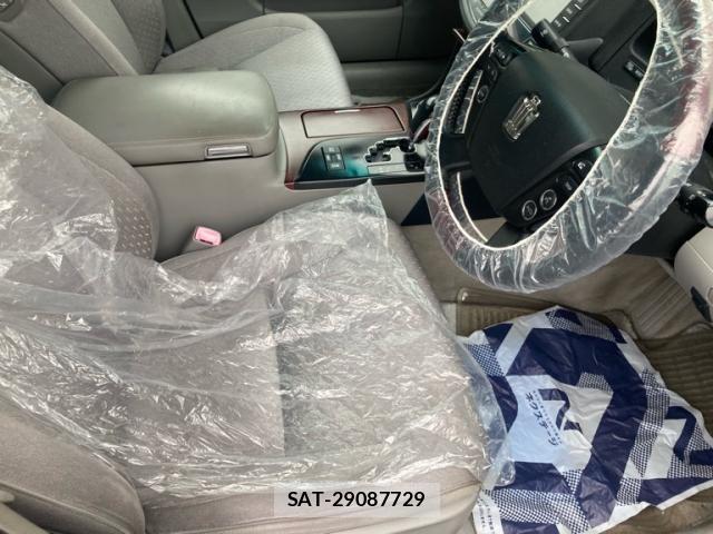 Toyota CROWN SEDAN 2009-10 7326379-18