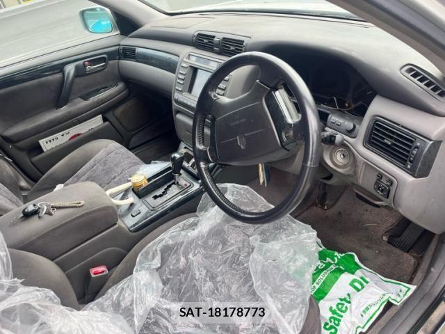 Toyota CROWN SEDAN 2000-02 7326381-10