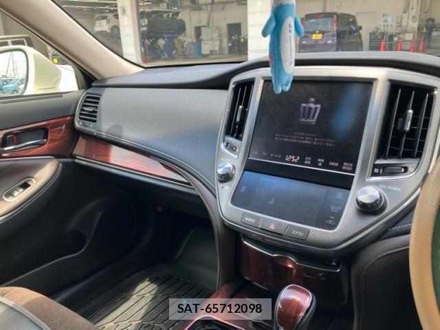 Toyota CROWN SEDAN 2013-02 7326373-13