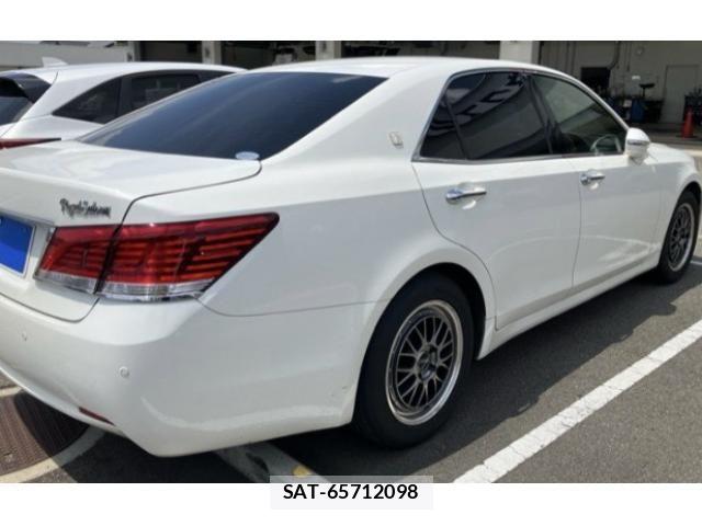 Toyota CROWN SEDAN 2013-02 7326373-3