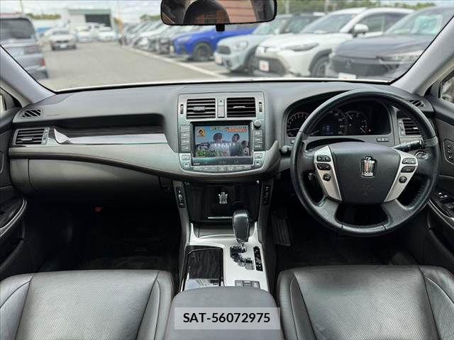 Toyota CROWN SEDAN 2012-01 7326378-1