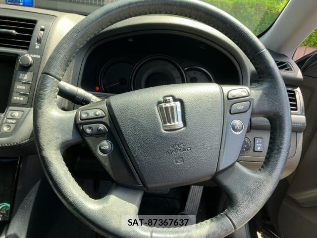 Toyota CROWN SEDAN 2009-11 7326375-18