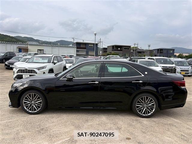 Toyota CROWN SEDAN 2017-07 7332685-10