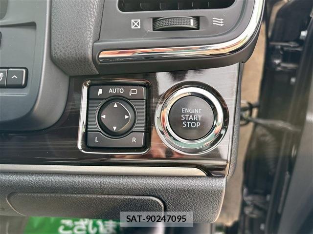 Toyota CROWN SEDAN 2017-07 7332685-19