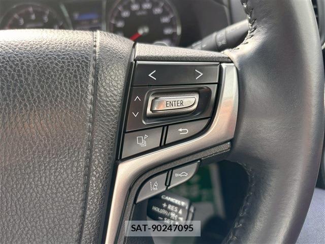Toyota CROWN SEDAN 2017-07 7332685-27
