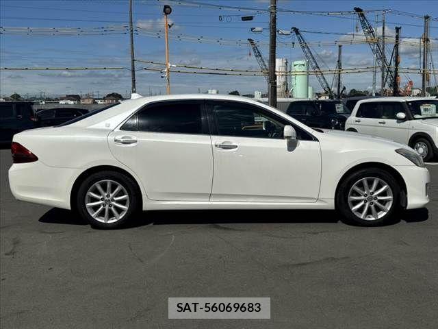 Toyota CROWN SEDAN 2008-09 7326376-11