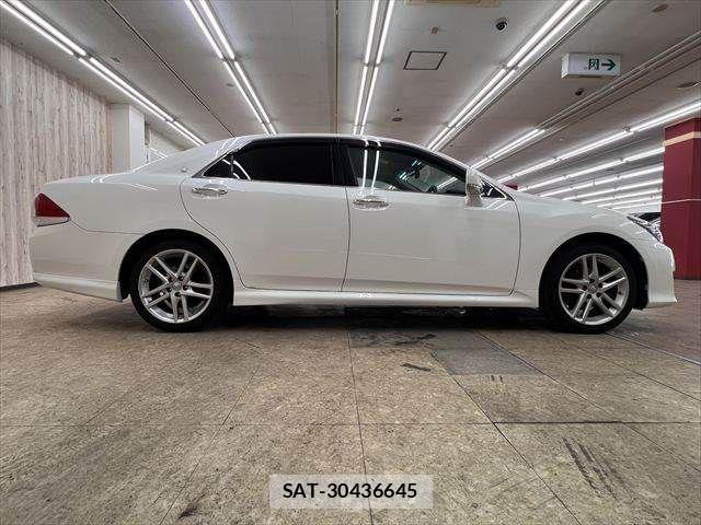 Toyota CROWN SEDAN 2011-05 7326372-15