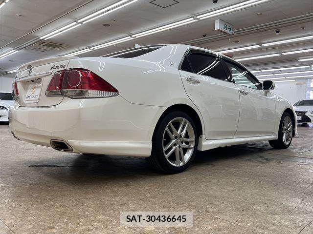 Toyota CROWN SEDAN 2011-05 7326372-17