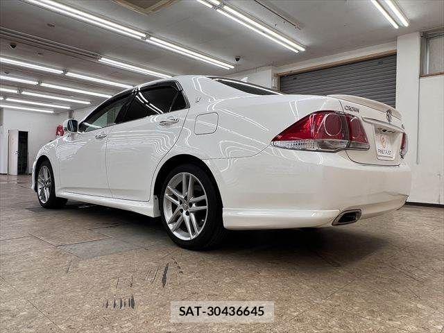 Toyota CROWN SEDAN 2011-05 7326372-18