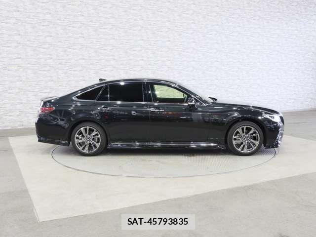 Toyota CROWN SEDAN 2022-04 7357273-12