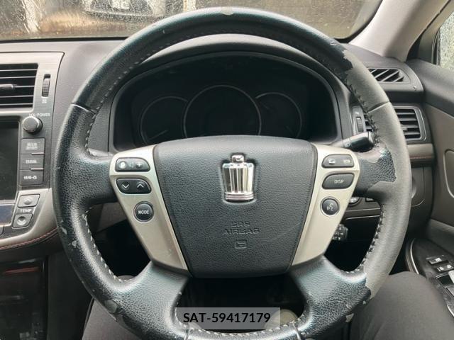 Toyota CROWN SEDAN 2010-12 7357280-12